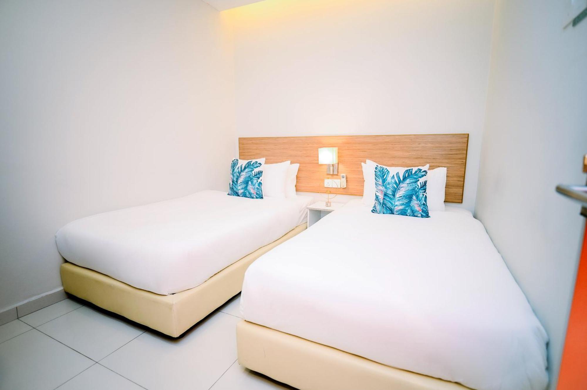 Swing & Pillows - Kelana Jaya Selangor Petaling Jaya Exterior photo